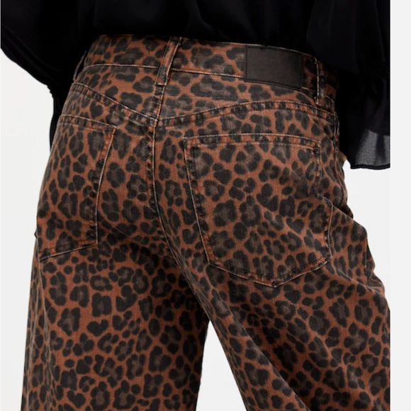 Low-Slung Baggy Jeans - Picture 5 of 6